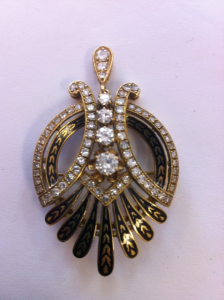 Buyers and sellers of estate jewelry, vintage jewelry and antique jewelry.